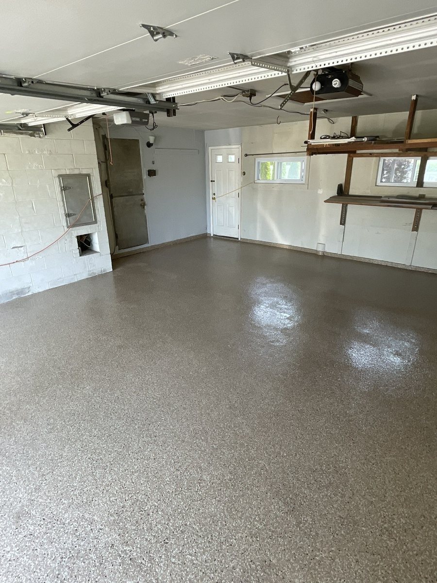 2-car garage in Totowa, NJ